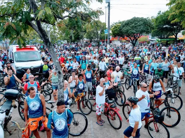 Ciclistas se concentraram na praça de Cobilândia | Foto: Renan Siqueira