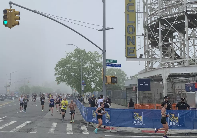 Foto da Meia Maratona do Brooklyn, em Nova York, EUA, em 21 de maio de 2022 ?- Foto: Twitter @NYPDBklynSouth / Reprodução
