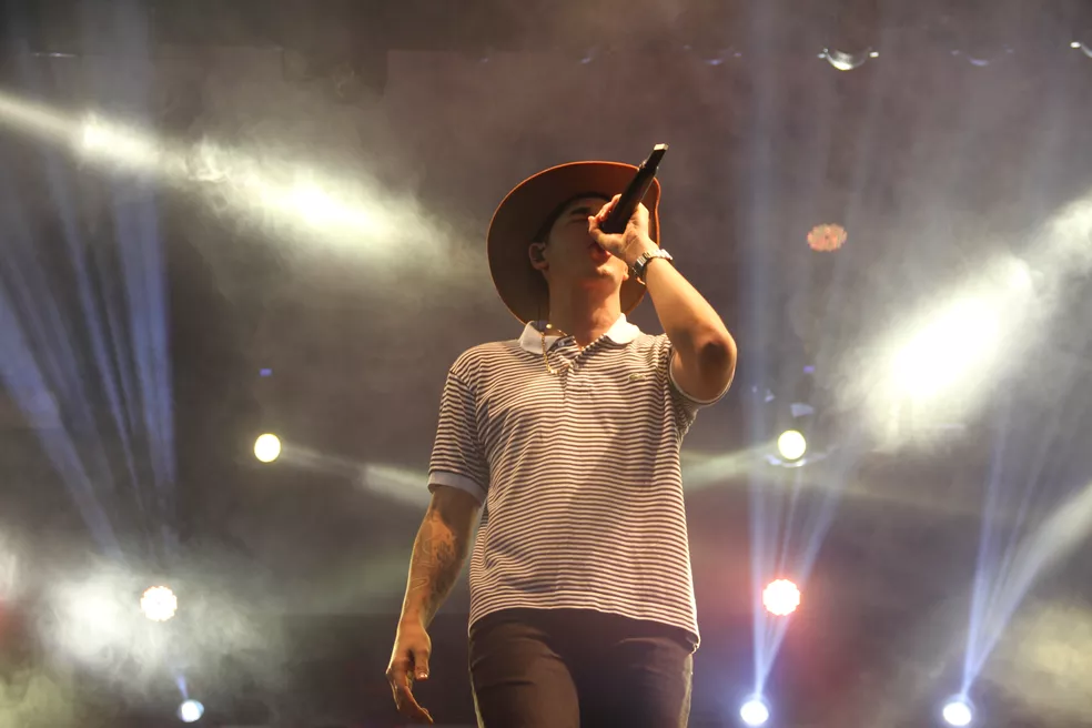 Zé Vaqueiro em show no São João de Campina Grande - Foto: Iara Alves / g1