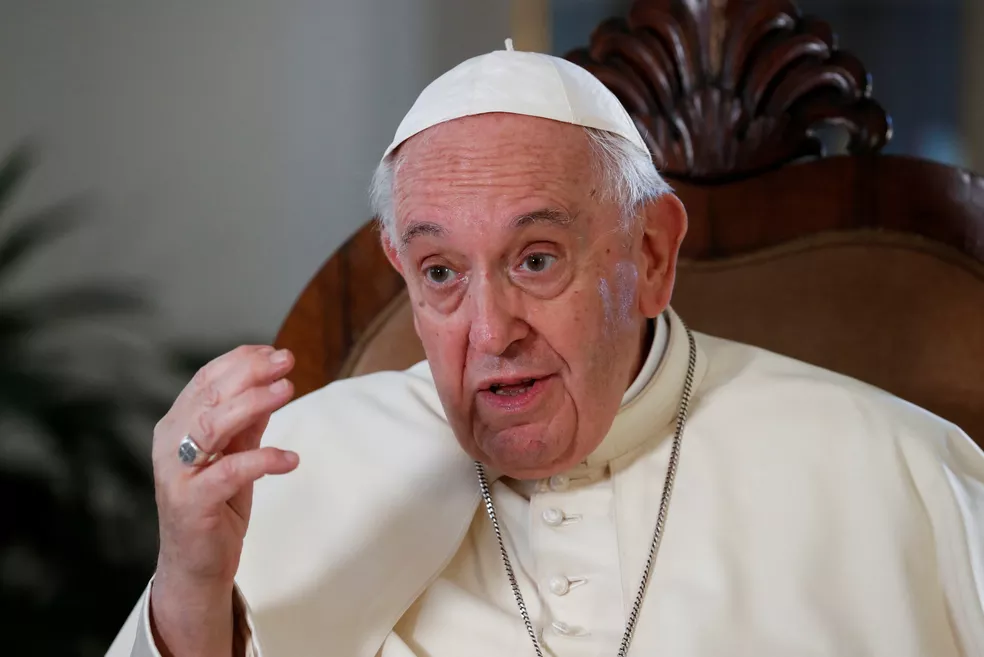 Papa Francisco durante entrevista à agência Reuters, no Vaticano - Foto: Remo Casilli/Reuters