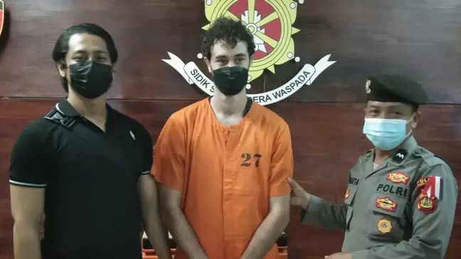 O brasileiro foi identificado como Alberto Sampaio Gressler, estudante de medicina Foto: Ngurah Rai Airport Police/ Divulgação