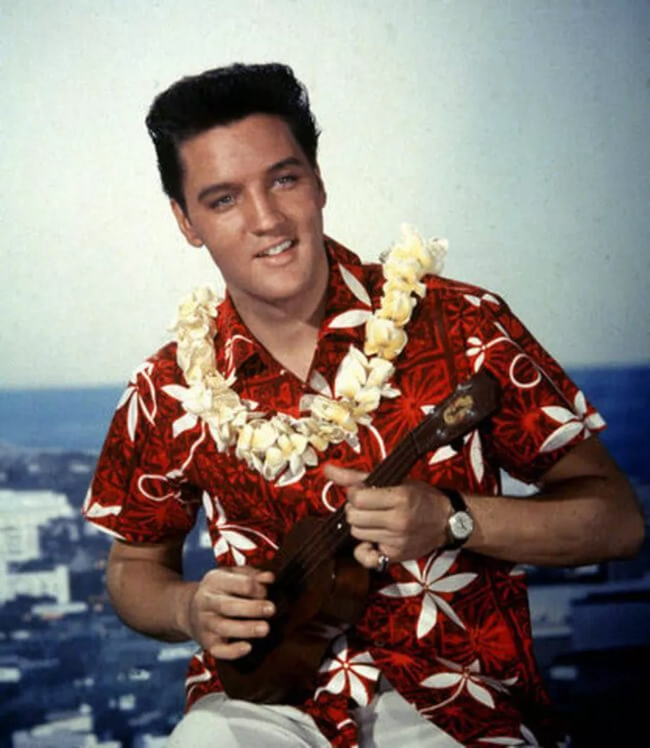 Elvis Presley, quando atuou no filme "Feitiço havaiano" Reprodução