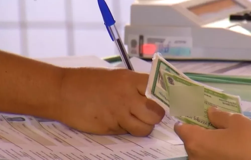 Título de eleitor emitido para jovens bateu recorde no Tocantins  Foto: Reprodução/TV Anhanguera