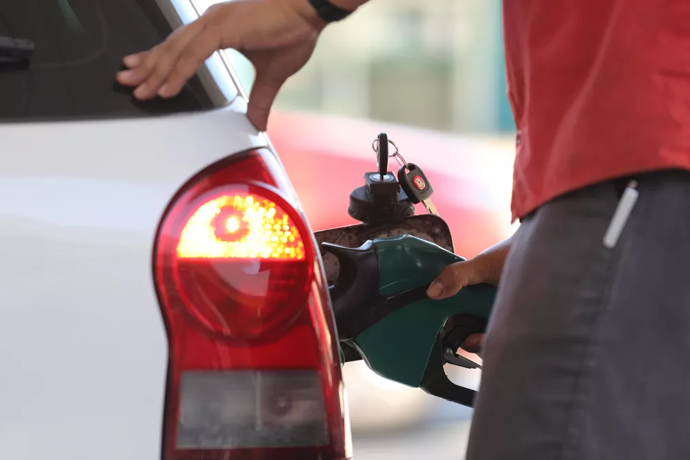 Após redução de ICMS para gasolina, Governo do RJ autua 45 postos que não baixaram os preços  Foto: Divulgação