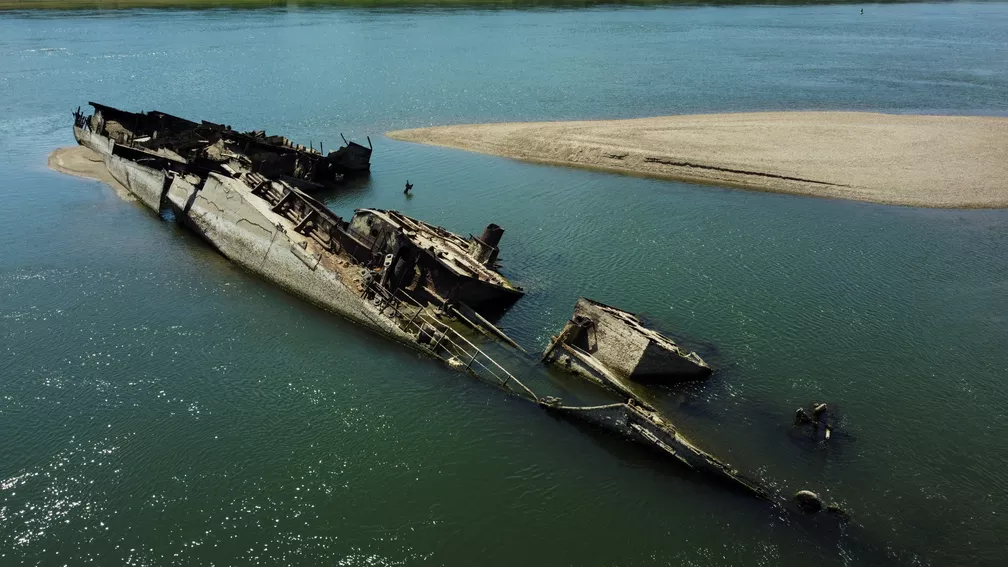 Destroços de navios alemães da Segunda Guerra Mundial aparecem com a seca do rio Danúbio, na Sérvia ?- Foto: REUTERS/Fedja Grulovic