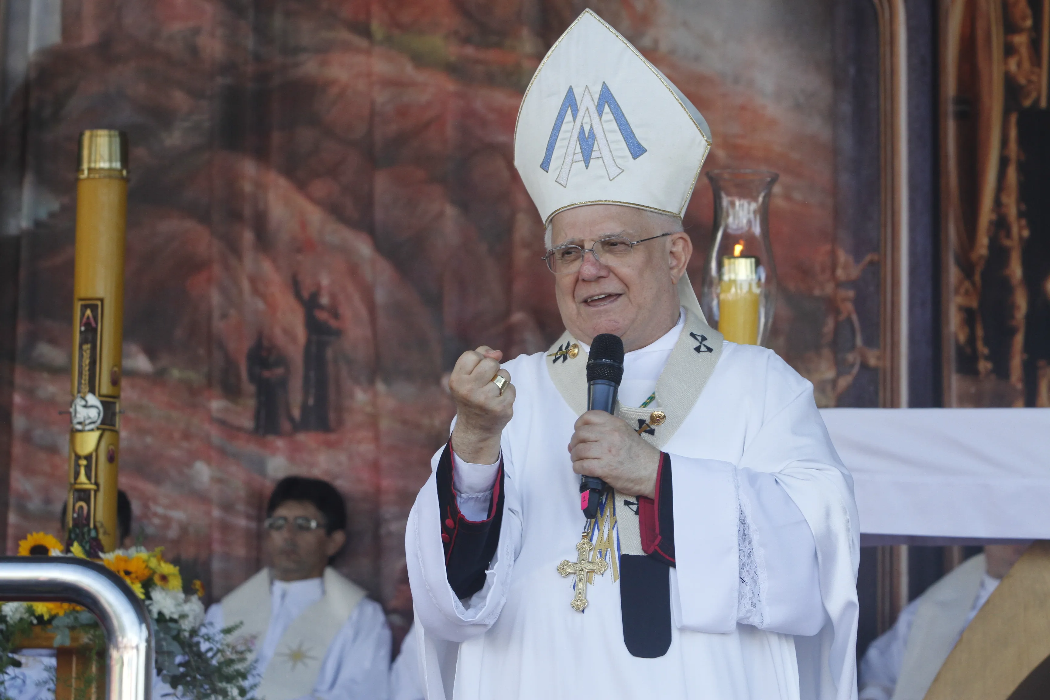 CIDADES Arcebispo diz que ... Na foto Missa com a presidência com Arcebispo de Vitória Dom Luiz Mancilha Vilela Foto: Leone Iglesias