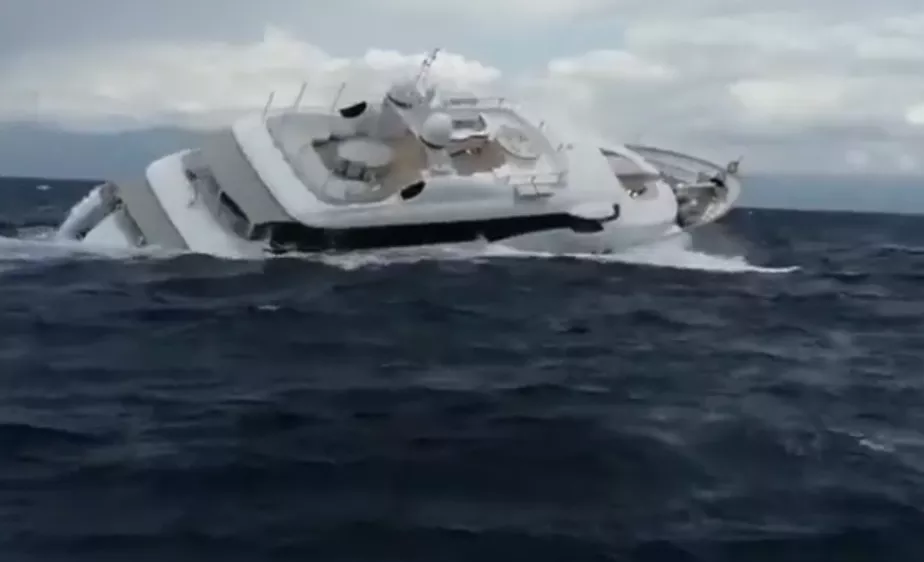 Embarcação de luxo afundou no Mar Mediterrâneo - Foto/Reprodução
