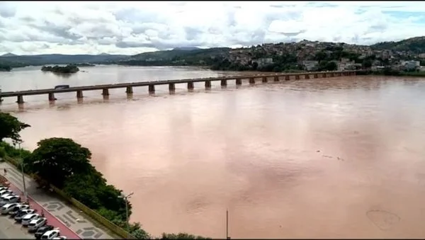 Rio Doce em Colatina: 42 município afetados por rejeitos de minério, no Espírito Santo e em Minas Gerais, fizeram parte da perícia. . Crédito: Foto: Imagem TV Gazeta