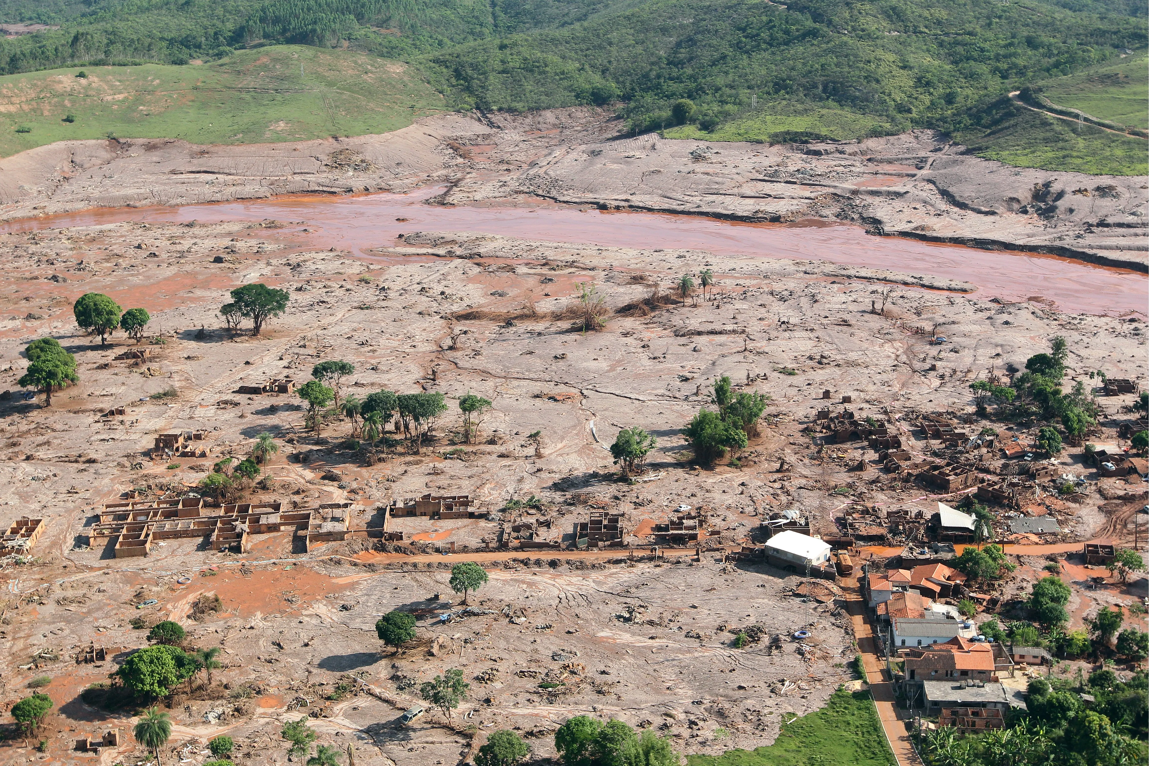 Rompimento de barragem em Mariana