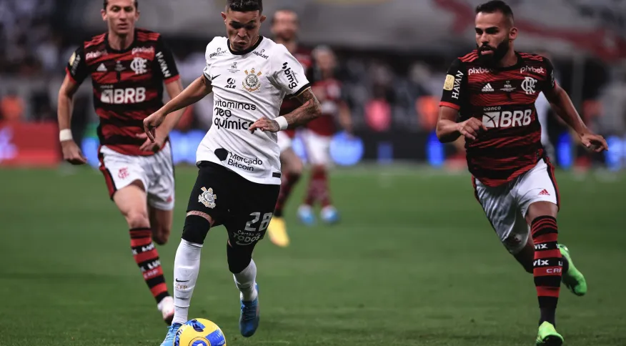 Adson, jogador do Corinthians, durante partida contra o Flamengo no estádio Arena Corinthians pelo campeonato Copa do Brasil 2022 ETTORE CHIEREGUINI/AGIF - AGÊNCIA DE FOTOGRAFIA/AGIF - AGÊNCIA DE FOTO