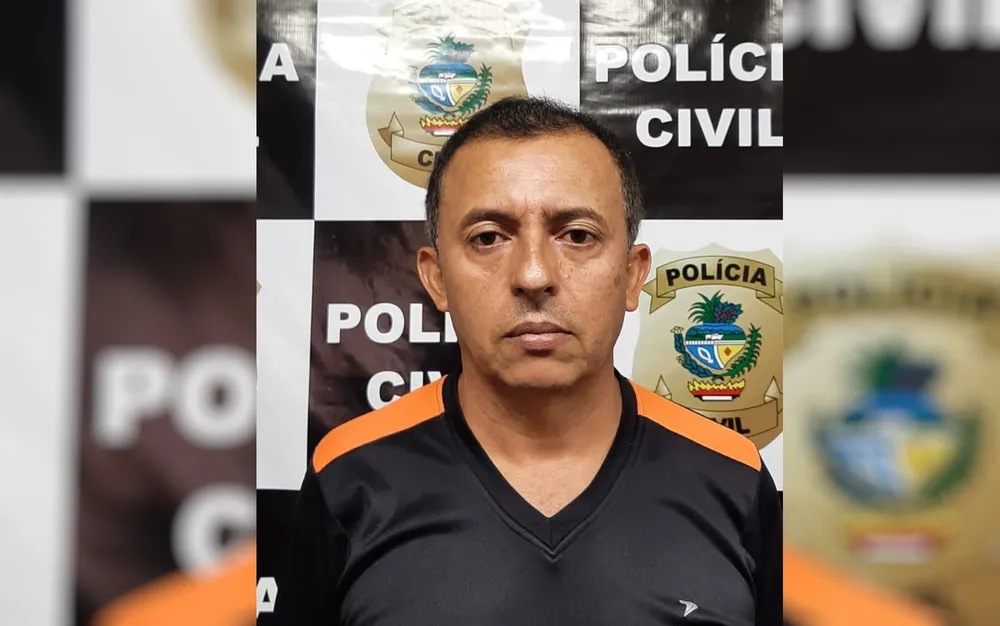 Professor Rildo Pereira Novais é preso suspeito de estuprar alunas de 9 e 11 anos em Caldazinha, em Goiás - Foto: Reprodução/Polícia Civil