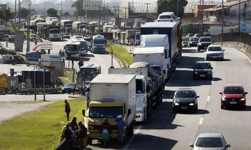 Para receber a quinta parcela do benefício, caminhoneiros que ainda não receberam nenhuma parcela devem fazer autodeclaração até o dia 7 de novembro. ?- Foto: Thomaz Silva/Agência Brasil