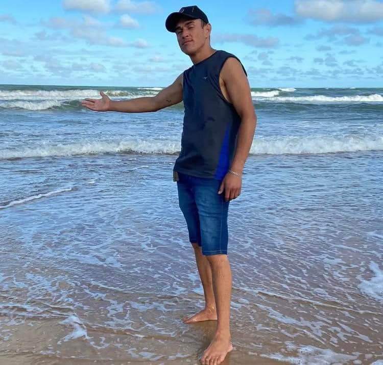 Lucas Mesquita Henrique Lara, 33 anos, é de Barbacena (MG) e foi visto pela última vez entrando no mar em Guriri