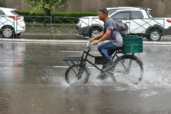 Chuva no ES: alerta de mau tempo. (Fernando Madeira)