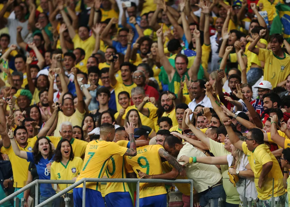 Prefeitura de Salvador anuncia que expediente nos dias de jogos do Brasil na Copa do Mundo será até 12h - Foto: Fernando Donasci/Reuters