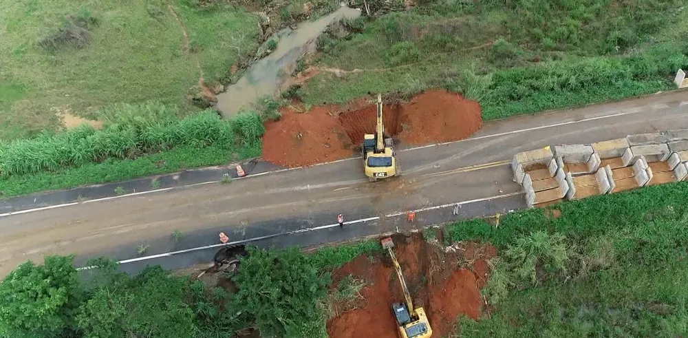 Obras de recuperação da BR-259, em Colatina, Noroeste do ES, começaram nesta terça-feira (6) - Foto: Reprodução/TV Gazeta