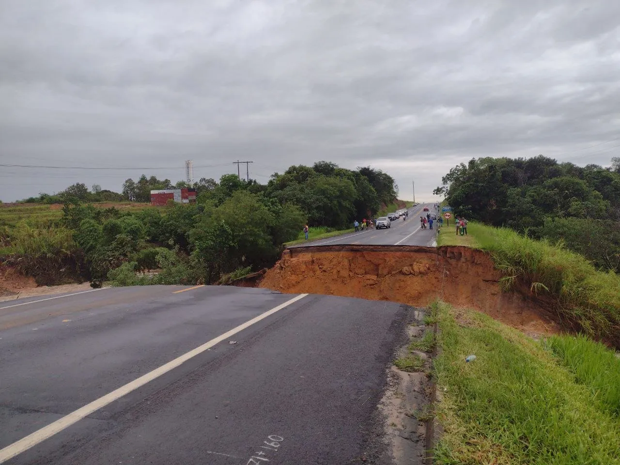 Interdição em São Mateus, no Norte do Estado/ Foto: Divulgação/PRF