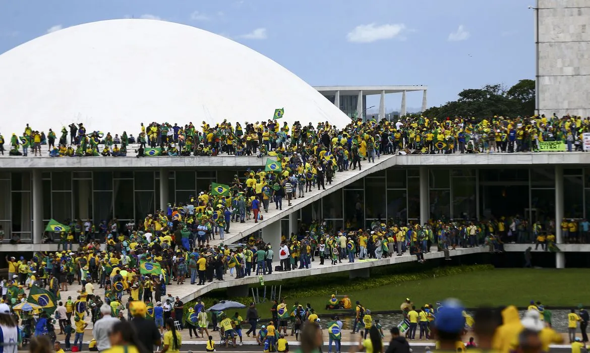 Manifestantes invadem Congresso, STF e Palácio do Planalto | Foto: Agência Brasil / Marcelo Camargo