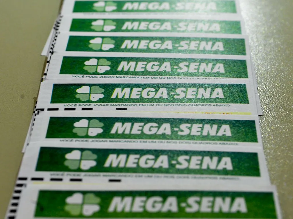 Bilhetes de aposta da mega-sena.