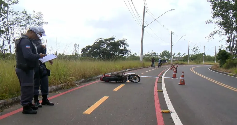 Carona de moto morre e piloto fica ferido em acidente na Serra, ES - Foto: Reprodução TV Gazeta