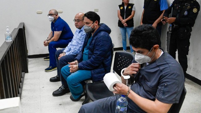 Quatro médicos são presos na Guatemala acusados de tráfico de órgãos Foto: Johan Ordonez / AFP