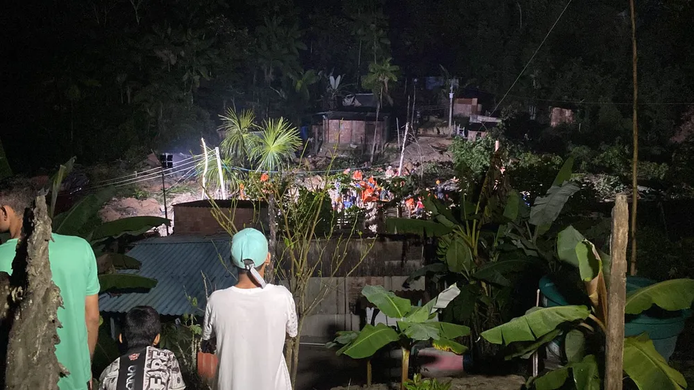 Deslizamento ocorreu na Zona Leste de Manaus. - Foto: Carolina França/Rede Amazônica