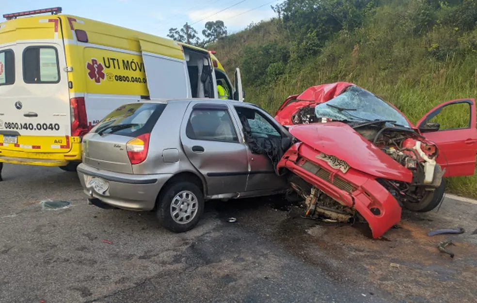 Acidente deixa seis mortos na BR-040, na altura de Alfredo Vasconcelos ?- Foto: Corpo de Bombeiros/Divulgação