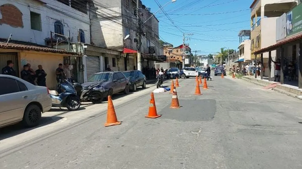 Homem é morto por Guarda Municipal de Vila Velha após tentar atacar agentes com caco de vidro  Foto: Reprodução TV Gazeta