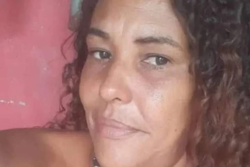 Andreia Cristina da Silva foi encontrada morta a facadas dentro de casa em Linhares - Foto: Reprodução/Redes sociais