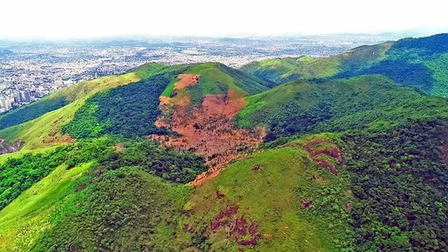 Suposto vulcão de Nova Iguaçu  Foto: Reprodução / TV Globo