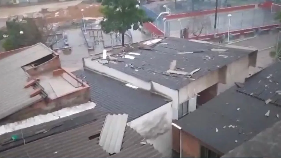 Temporal destelhou casas em Aracruz, ES - Foto: Reprodução/TV Gazeta