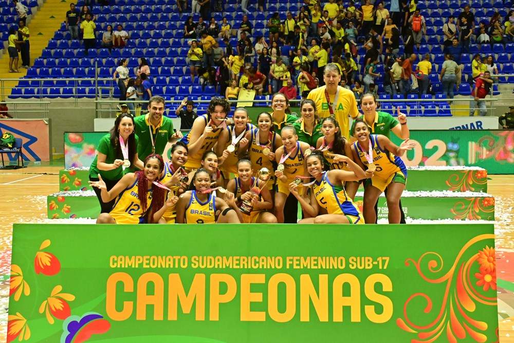 Foto: Divulgação/Fiba/Seleção brasileira sub-17 de basquete foi campeã do Sul-Americano disputado na Colômbia