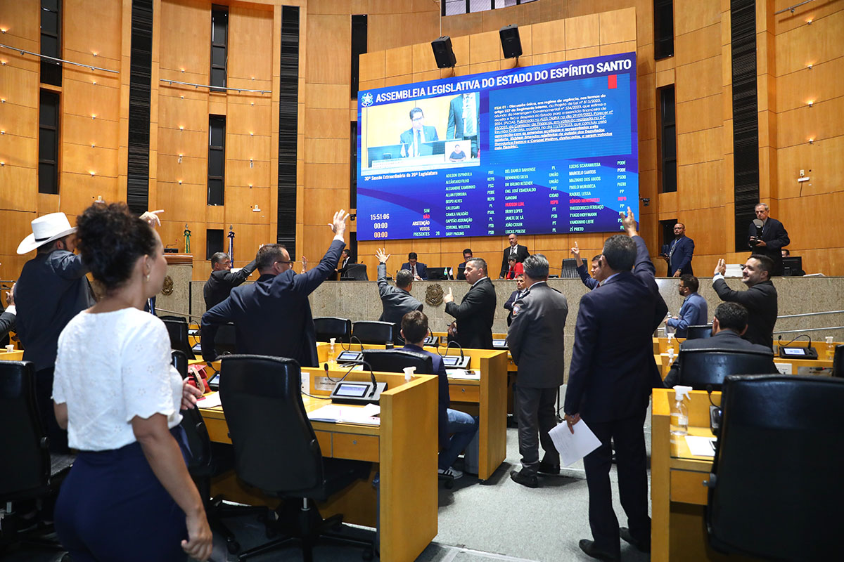 Deputados aprovaram nove projetos durante sessão extraordinária / Foto: Mara Lima