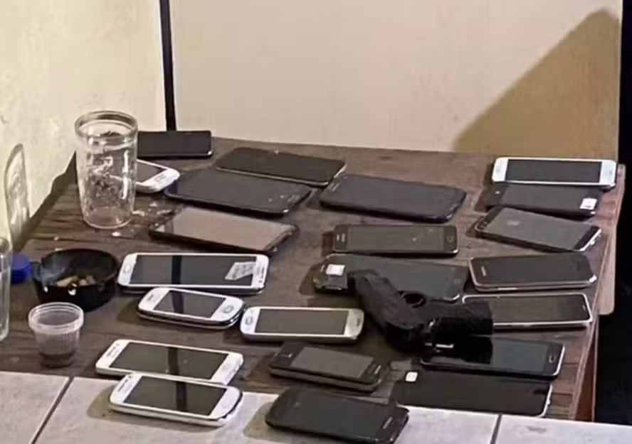 País registra uma média de dois mil celulares roubados ou furtados por dia  Foto: Polícia Civil