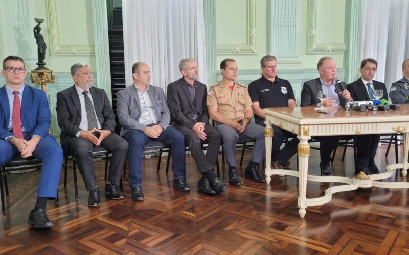 Cúpula da Segurança Pública em anúncio sobre redução de homicídios