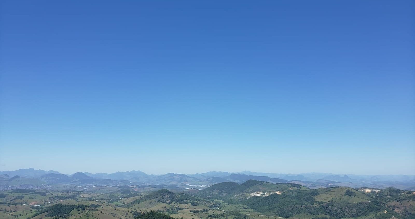 Foto: Fernanda Zandonadi/Conexão Safra Leia mais em: https://conexaosafra.com/previsao-tempo/domingo-com-cara-de-verao-traz-sol-e-calor-ao-es-veja-a-previsao/