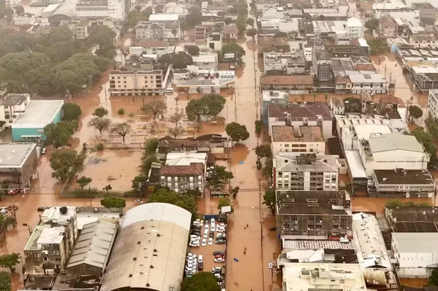 Chuvas no Rio Grande do Sul: Porto Alegre inudada  Foto: Carlos Fabal/AFP