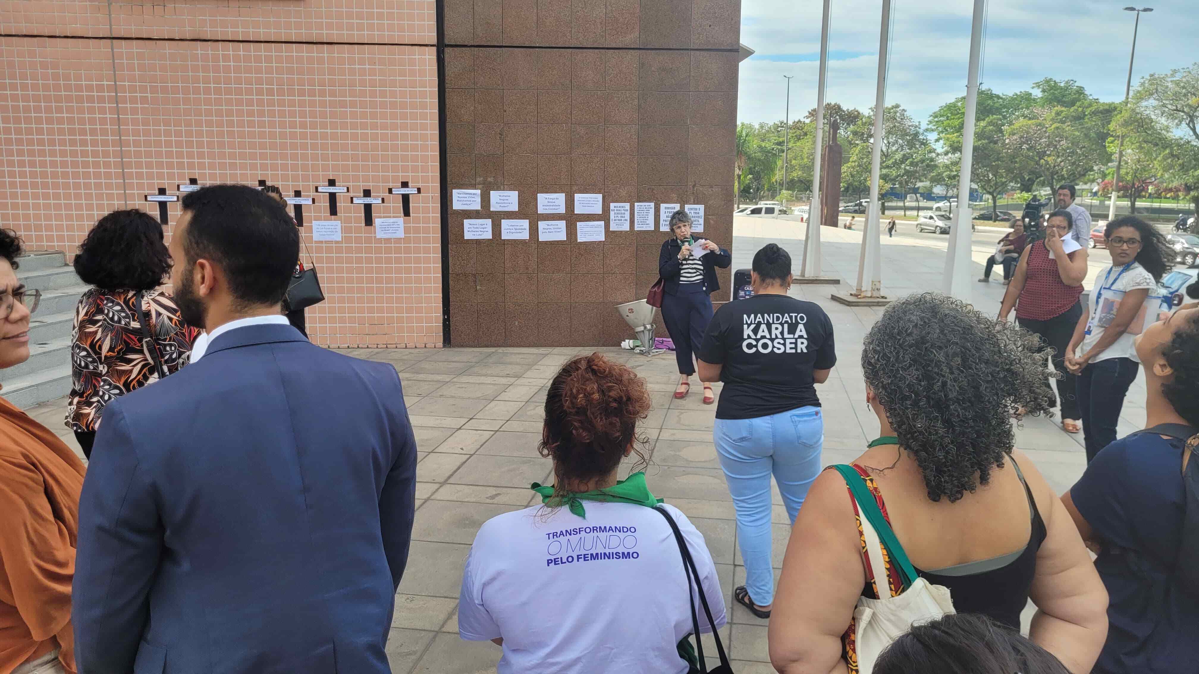 Marcha das Mulheres Negras 2025 é lançada na entrada da Assembleia / Foto: Assessoria deputada Iriny Lopes