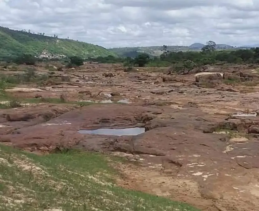 Rio Doce, que corta os municípios de Baixo Guandu, Colatina e Linhares, está em situação crítica - Foto: divulgação