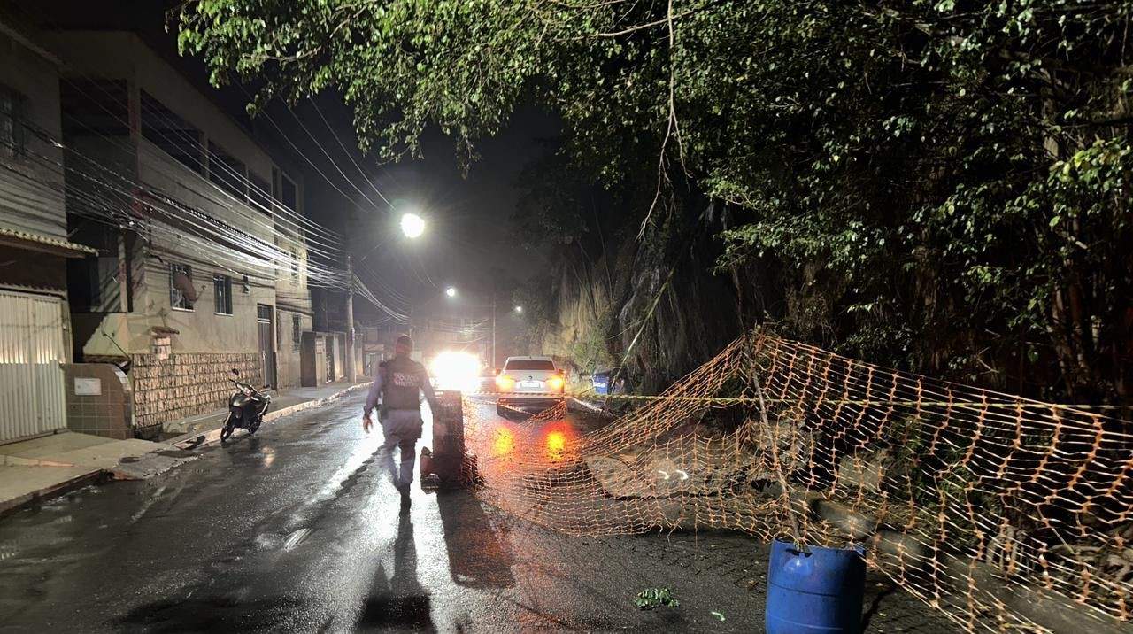 Foto: Prefeitura de Colatina/Rocha foi parar em trecho da Avenida Fioravante Rossi