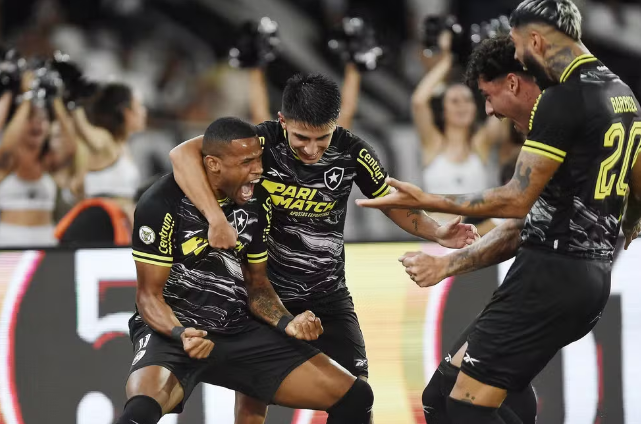 Júnior Santos - Botafogo x Vasco - Brasileirão ? Foto: André Durão