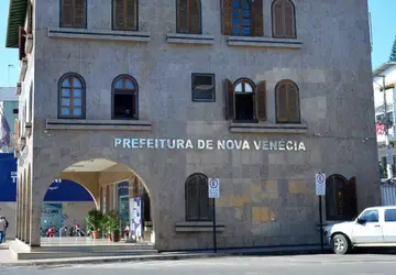 Prefeitura de Nova Venécia solicita colaboração dos motoristas: Evitem estacionar na Rua Amazonas
