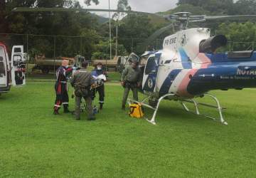 Homem é socorrido de helicóptero após se afogar em rio em Santa Leopoldina