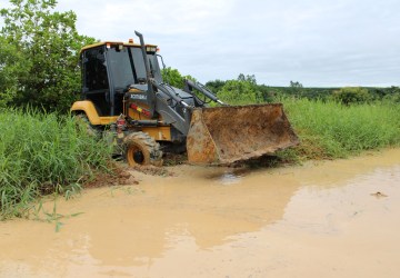 Prefeitura de Jaguaré realiza obras de limpeza em barragens