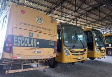 Com ônibus quebrados e sem documento, Prefeitura de Nova Venécia busca alternativa para transporte escolar até início das aulas