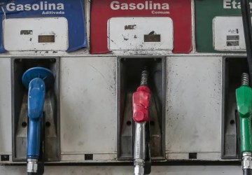 Gasolina e diesel vão subir amanhã, independentemente da Petrobras. Entenda por que e o custo no bolso