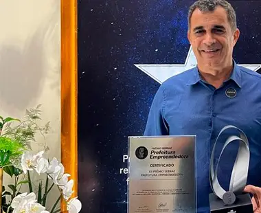 Prefeitura de Jaguaré recebe prêmio por incentivo a microempreendedores