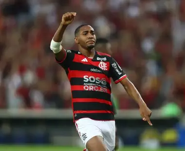Flamengo assume a liderança do Brasileirão e esfria a crise com a torcida