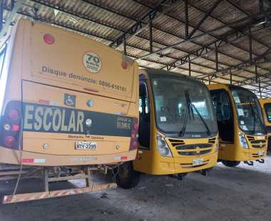 Com ônibus quebrados e sem documento, Prefeitura de Nova Venécia busca alternativa para transporte escolar até início das aulas