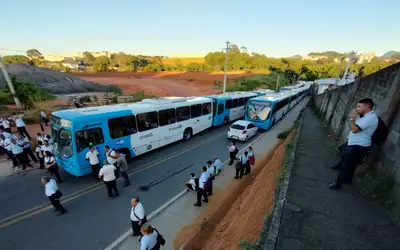 Sem ônibus! Paralisação de rodoviários pega passageiros de surpresa na Grande Vitória